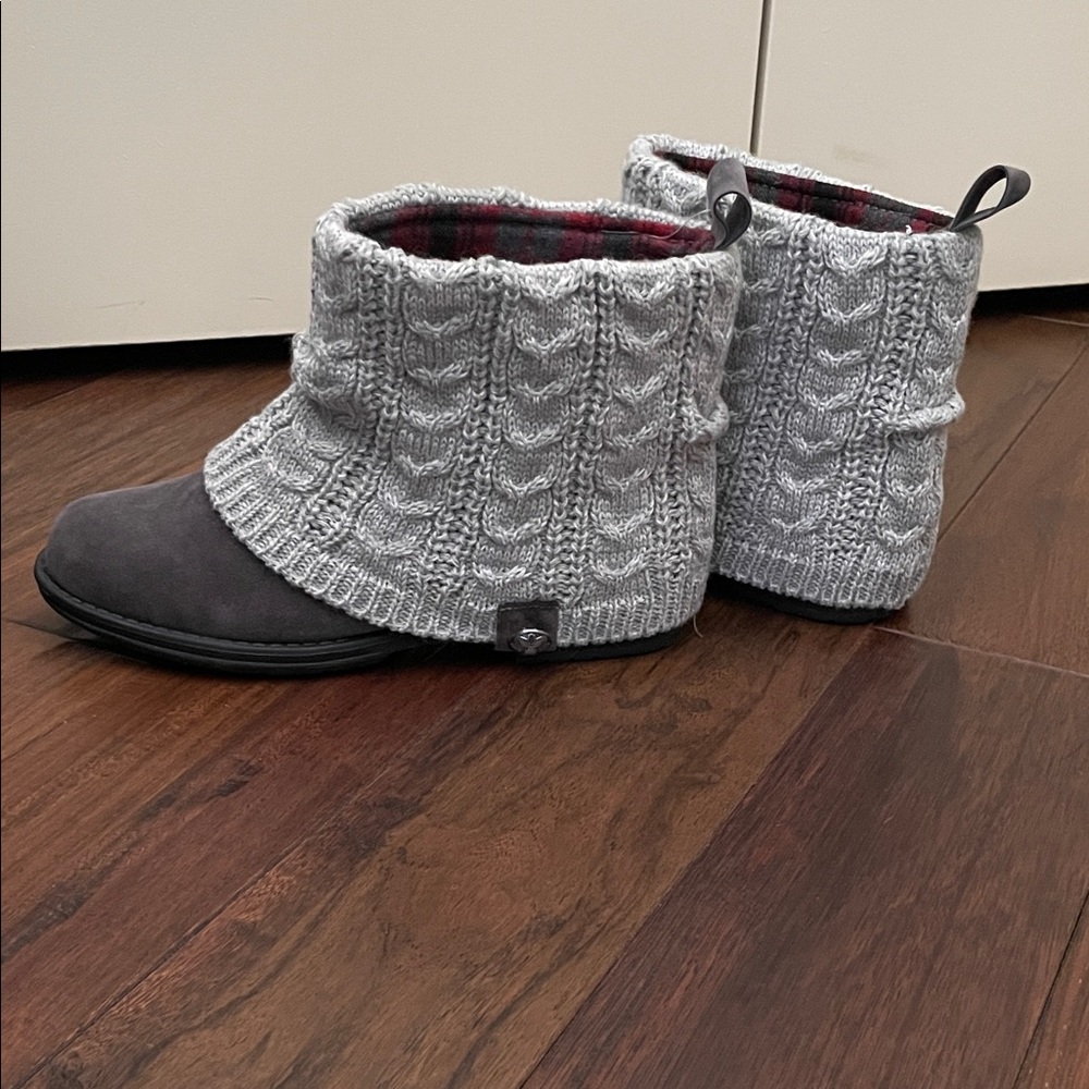 Muk Luks Knit Gray and Black Ankle Sweater Boots